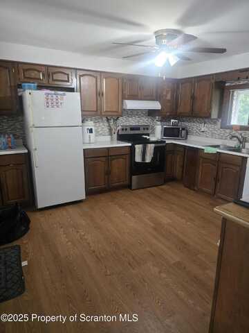 1211 Main Street, Dickson City, PA 18519