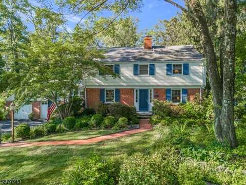 33 Old Colony Rd, Bernardsville, NJ 07924