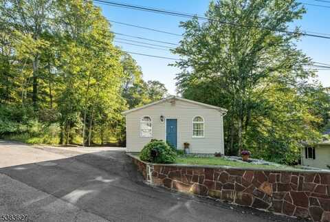 24 Southard Rd, Mount Arlington, NJ 07856