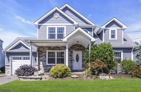 80 Longfellow Dr, Woodbridge, NJ 07067