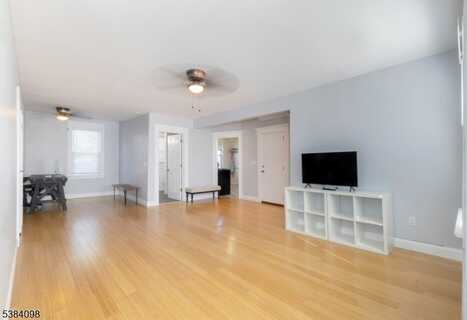 617 Washington Ave, Belleville, NJ 07109