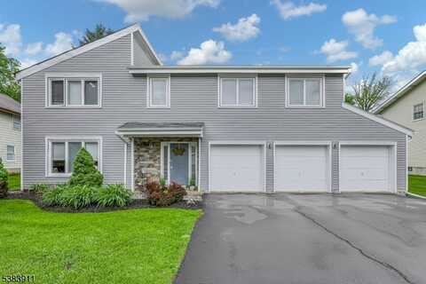 19 Holyoke Rd, Wayne, NJ 07470