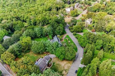 856 Stonewall Ct, Franklin Lakes, NJ 07417