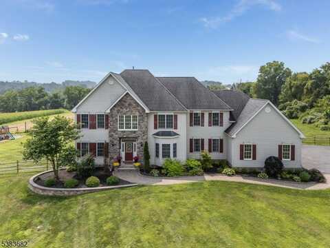 39 Sky Manor Rd, Franklin, NJ 08867