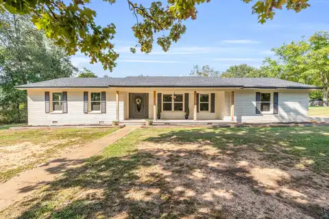 127 E Cherry St, Columbus, MS 39702