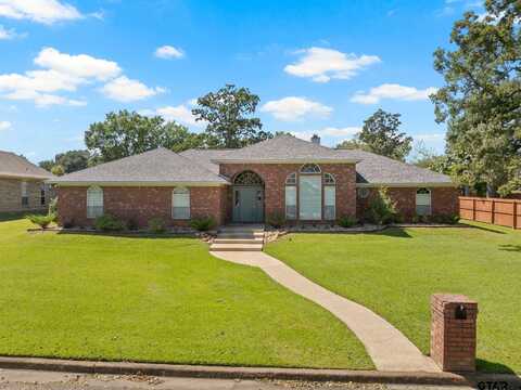 2300 S Williams Avenue, Mount Pleasant, TX 75455