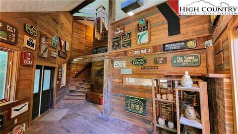 297 Old Turnpike NW Road, Banner Elk, NC 28604