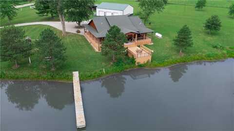 215 NE E Highway, Warrensburg, MO 64093