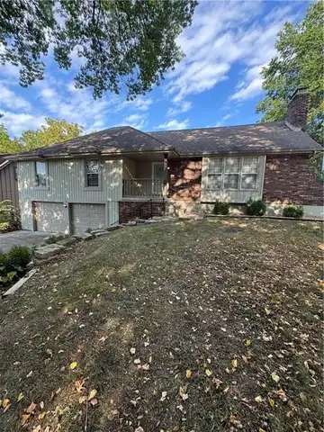 1011 Lorman Drive, Lees Summit, MO 64081