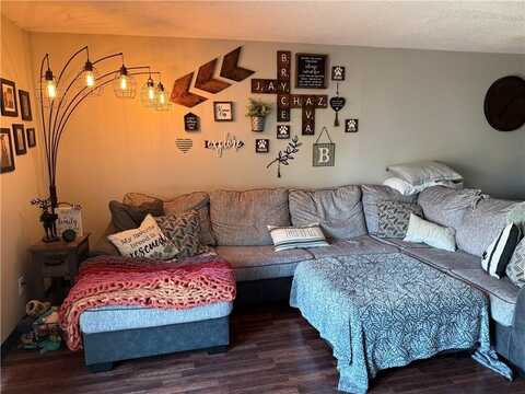 523 NW Duncan Road, Blue Springs, MO 64014