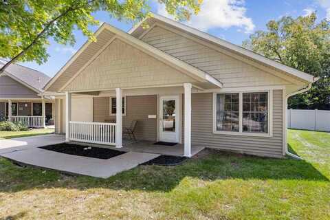 983 Longfellow Pl, Iowa City, IA 52240
