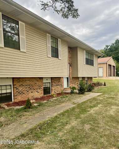 502 S MARKET STREET, Chamois, MO 65024