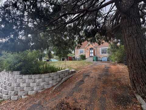 1740 Riverside Drive, Klamath Falls, OR 97601