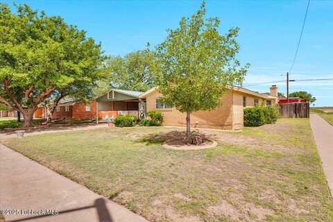 1405 3rd Street, Plains, TX 79355