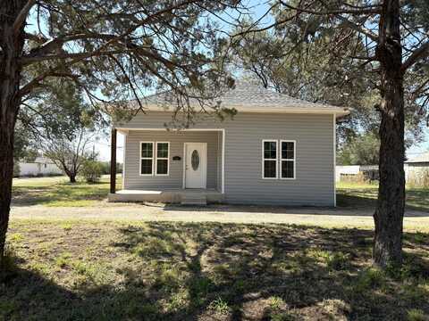 1901 N 2nd Street, Tahoka, TX 79373
