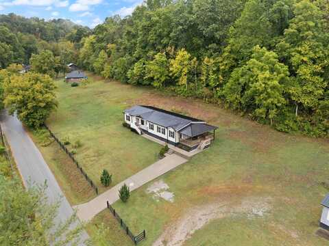 390 Rice Station Road, Irvine, KY 40336