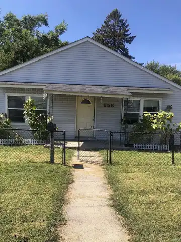258 N Hoke Avenue, Frankfort, IN 46041
