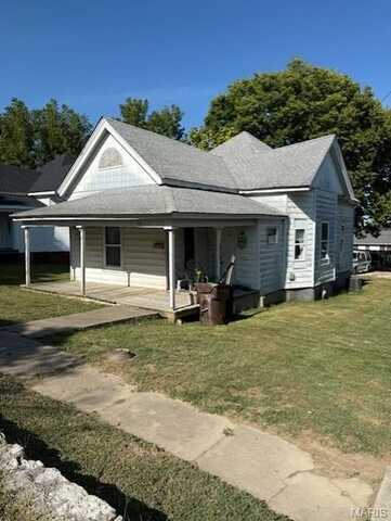 410 N 5th Street, Elsberry, MO 63343