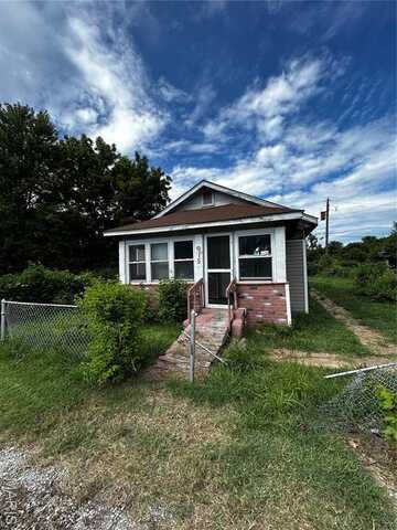 915 Sycamore Street, East Saint Louis, IL 62201