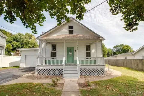 703 Harrison Street, Jerseyville, IL 62052