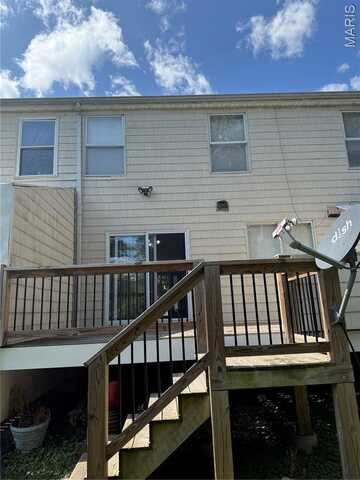 305 Sturbridge Village Drive, Hazelwood, MO 63042