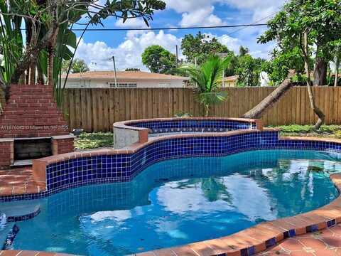 550 NE 174th St, North Miami Beach, FL 33162