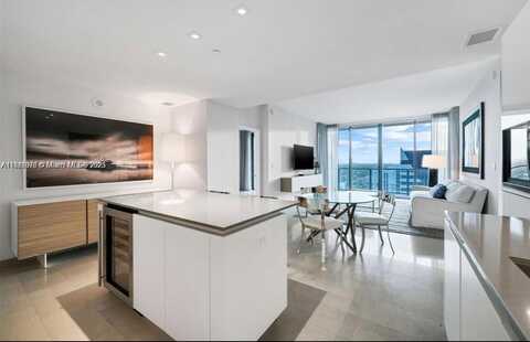 88 SW 7th St, Miami, FL 33130