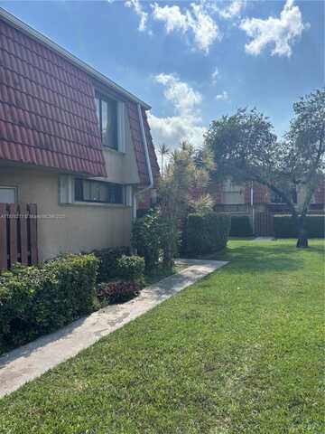 8353 Trent Ct, Boca Raton, FL 33433