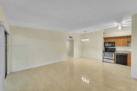 9644 S Belfort Cir, Tamarac, FL 33321