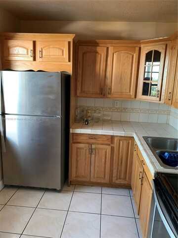 9440 Fontainebleau Blvd, Miami, FL 33172