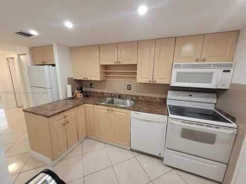 18081 Biscayne Blvd, Aventura, FL 33160