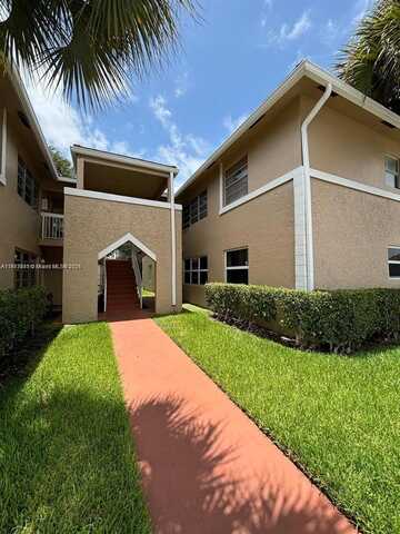824 Twin Lakes Dr, Coral Springs, FL 33071