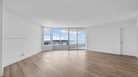 555 NE 34th St, Miami, FL 33137