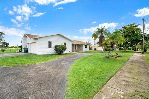 15425 Palmetto Lake Dr, Miami, FL 33157