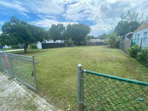 1350 NW 51st Ter, Miami, FL 33142