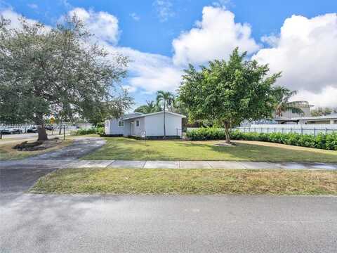 17320 NW 80th Ave, Hialeah, FL 33015