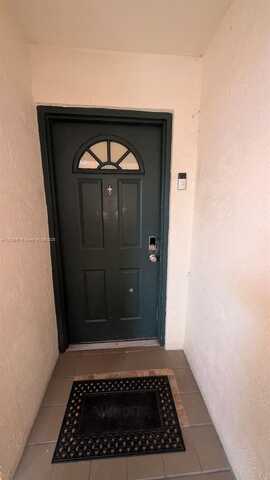 6292 NW 186th St, Hialeah, FL 33015