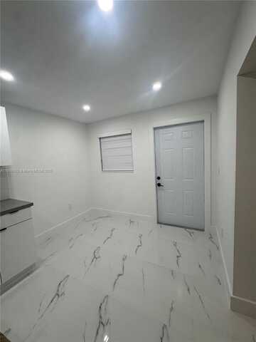 9508 NW 26th St, Sunrise, FL 33322