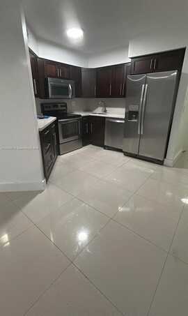 8363 Lake Dr, Doral, FL 33166