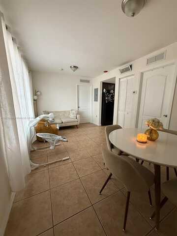 13 S Royal Poinciana Blvd, Miami Springs, FL 33166