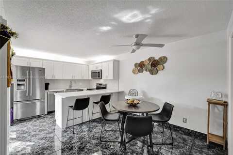 9851 NW 6th Ct, Plantation, FL 33324
