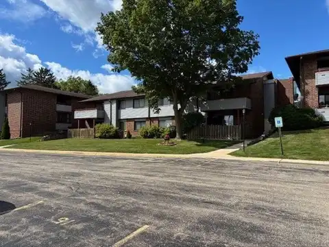7921 S 68th St, Franklin, WI 53132