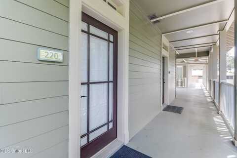 922 Porter Avenue, Ocean Springs, MS 39564