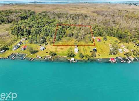 00 Dickinson, Algonac, MI 48001