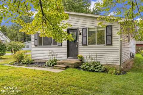925 Golfview, Algonac, MI 48001