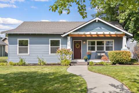 1825 NW Ivy Avenue, Redmond, OR 97756