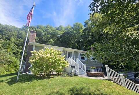 84 Woodland St, Holyoke, MA 01040