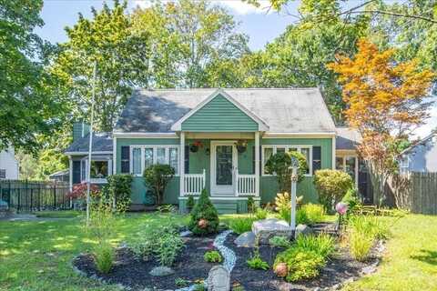3 Donald Rd, Stoughton, MA 02072