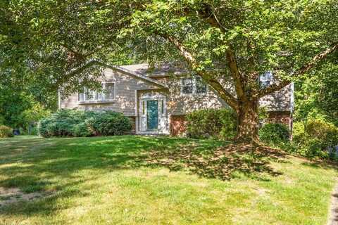 18 Harriman Rd, Merrimac, MA 01860