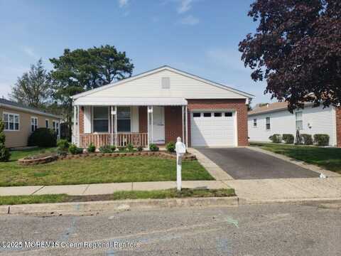 7 Bedivere Court, Toms River, NJ 08757